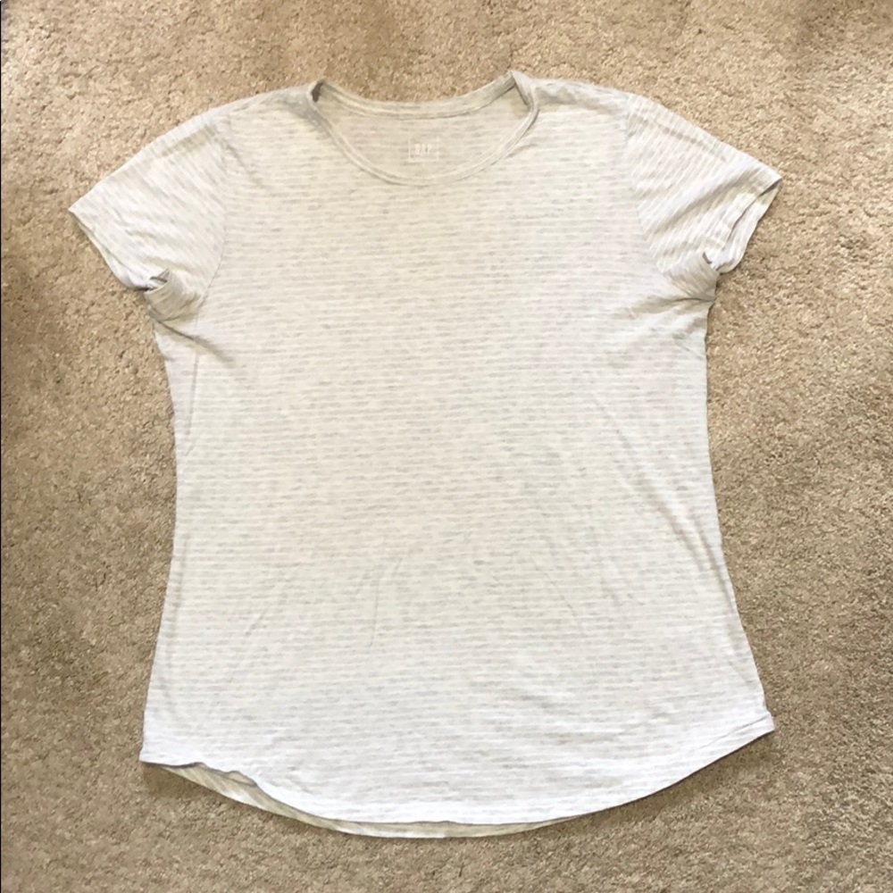 Gap T-shirt
